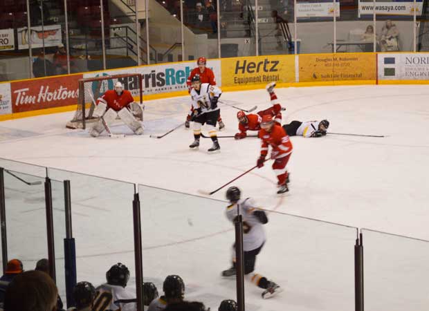 Thunder Bay North Stars shoot on Duluth Clydesdale goalie in SIJHL Action