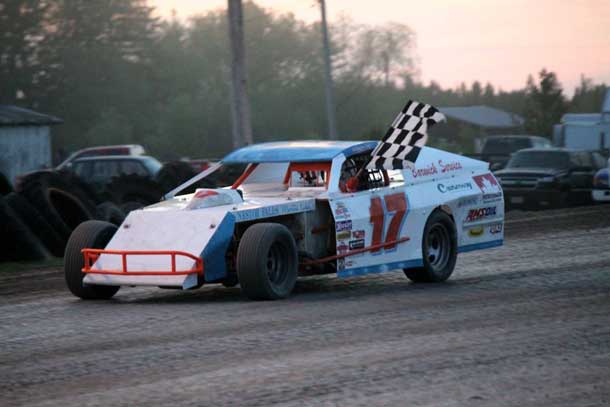 #17 Christopher Leek claimed his first feature win of 2013 after finishing a close second two weeks ago.