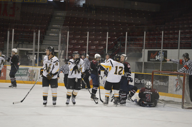 Thunder Bay North Stars Take on Dryden Ice Dogs