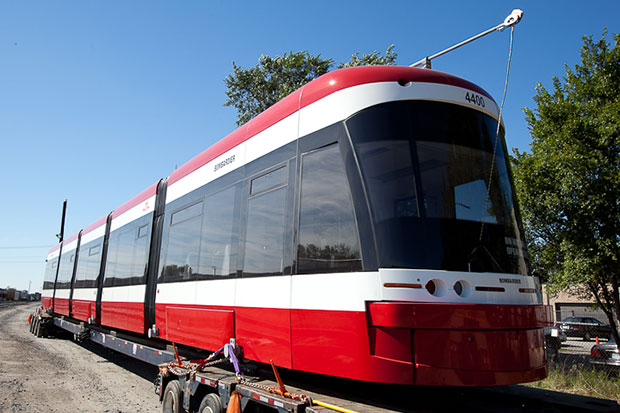 TTC’s New Thunder Bay built Streetcars resume operation on Spadina Ave