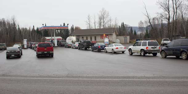 Fuelling up at THP Variety and Gas Bar on FWFN after the fire - Line-ups were normal.