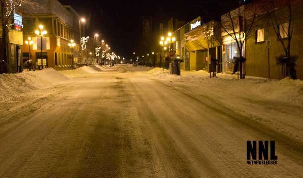 Looking south along Victoria Avenue. Thunder Bay Road Crews are ploughing major roads first.