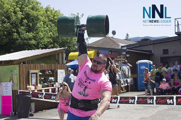 Lifting huge weight with apparent ease at Thunder Bay's Strongest Man
