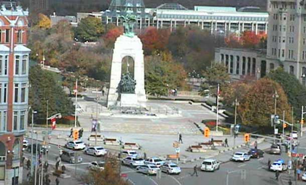 There is a heavy police response at the National War Memorial in Ottawa