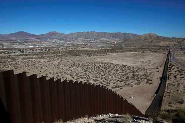 A general view shows a newly built section of the U.S.-Mexico border fence at Sunland Park, U.S. opposite the Mexican border city of Ciudad Juarez, Mexico January 26, 2017. REUTERS/Jose Luis Gonzalez