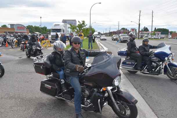It’s been going strong for 17 years and the combined roar of hundreds of motorcycles each year never gets old. This morning at 9:30 a.m. riders revved their engines as they took off in the Roar for the Cure as part of the Tbaytel Motorcycle Ride for Dad, presented by WINMAR. This year’s event raised $54,106 in support of prostate cancer education, care and research through the Northern Cancer Fund, bringing the event’s total to $1,002,355!