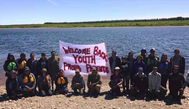 Group picture of the Paddlers and Escorts taken July 23, 2017 in Kashechewan after their arrival.