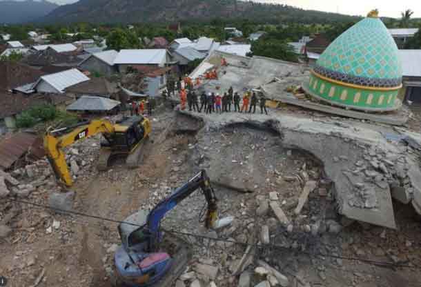 Major 6.2 Aftershock jolts Indonesia as rescue and recovery efforts continue 