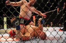 B10-Barnett-Kharitonov-Strikeforce-0911-4552-345×229