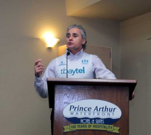 Bill Mauro speaking at Prince Arthur Hotel during press conference - photo Lynda Henshell