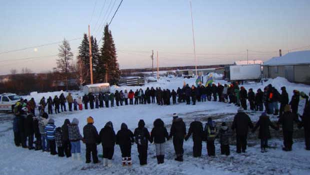 Kitchenuhmaykoosib Inninuwug Round Dance