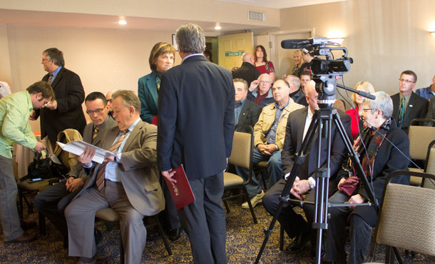 It was a full house in Thunder Bay - local leaders, and media crowd the Airlane Hotel room for the media conference