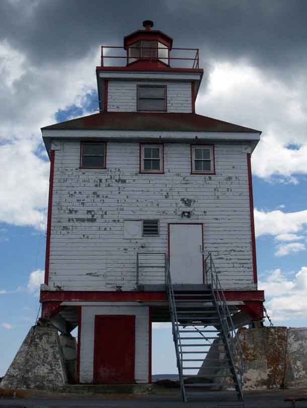 Thunder Bay Light House - Photo by Hubert Den Draak
