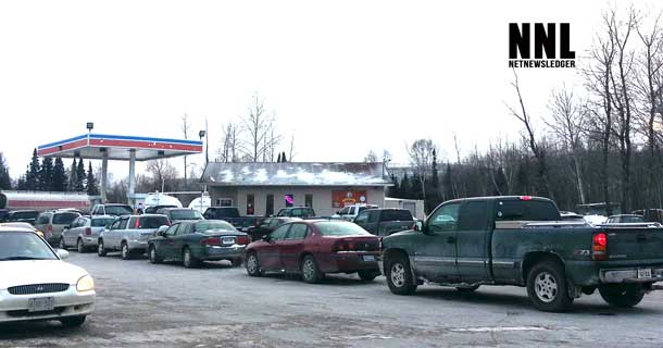 Long lines of cars and trucks filling up on the Fort William First Nation K&A Gas Bar