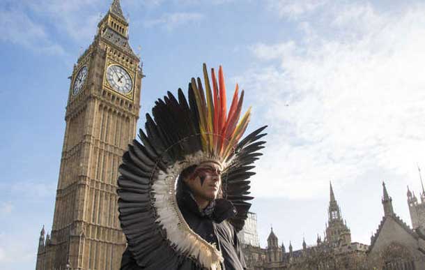 Nixiwaka Yawanawá, an Amazon Indian in London, has described London as a city 'rich in history and filled with ghosts'. © Helen Saunders/Survival