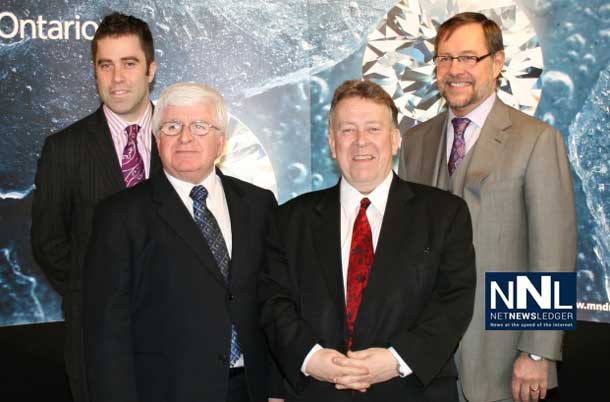 Dylan Dix, Worldwide Marketing Director, Crossworks Manufacturing Ltd., Rick Bartolucci, MPP for Sudbury, Michael Gravelle, Minister of Northern Development and Mines, and Jim Gowans, President and Chief Executive Officer, De Beers Canada.