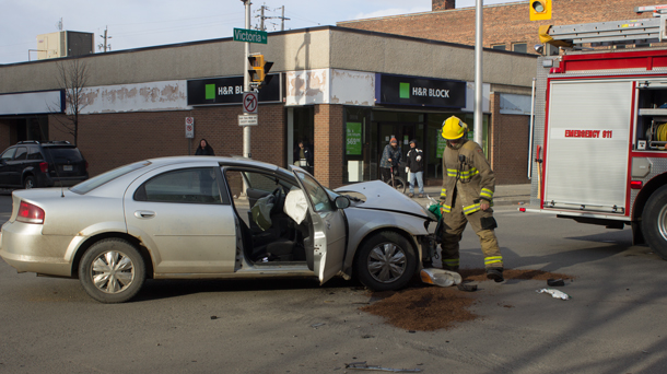 Thunder Bay Fire Rescue cleaning up from accident