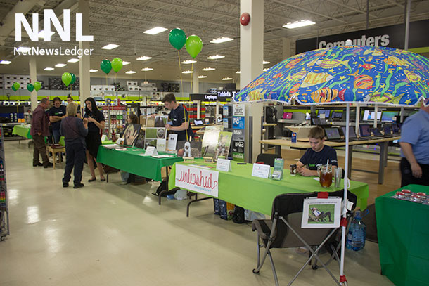 The Summer Company Students had a coaching session to help design their booths.