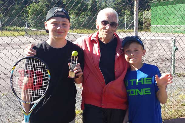 The weather co-operated and the Tennis Camp continued at Camp Quality