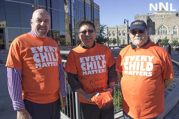 Mayor Hobbs, NAN Deputy Grand Chief Alvin Fiddler, Councillor Paul Pugh