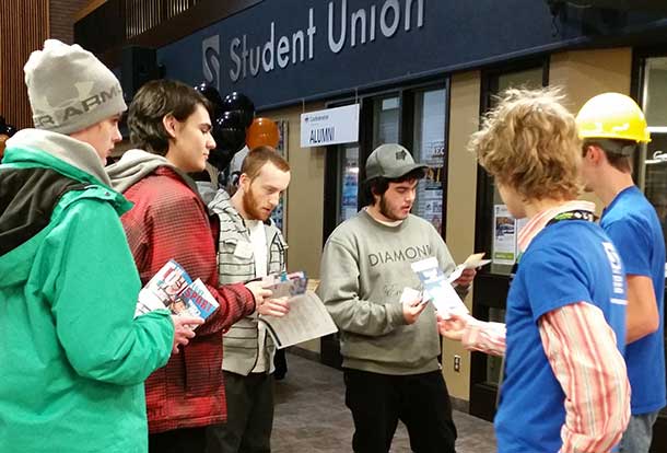 Grade 11 & 12 high school students stop in at the Student Union (SUCCI) during Confederation College's Open House