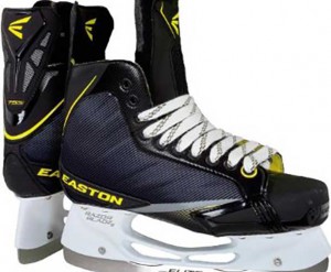 Thunder Bay Police are reporting a youth was threatened with a knife and his skates stolen