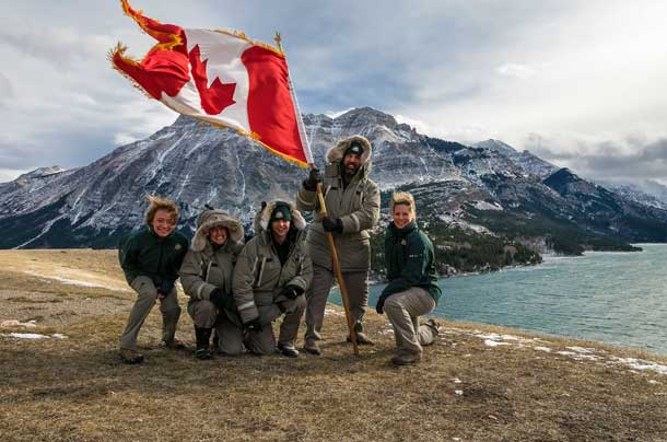 At Waterton Lakes National Park, the wind is so strong that the Canadian flag slaps while floating! Photo: Parks Canada)