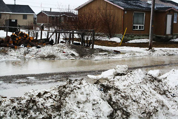 Springtime brings welcome warmth but fears of flooding in Attawapiskat and Kashechewan - Photo by Rosiewoman Cree