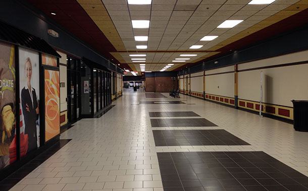 A look down the walkway at Victoriaville, quiet isn't even close to describing it.