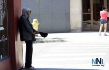 Panhandling-in-Thunder-Bay-June-20-2016