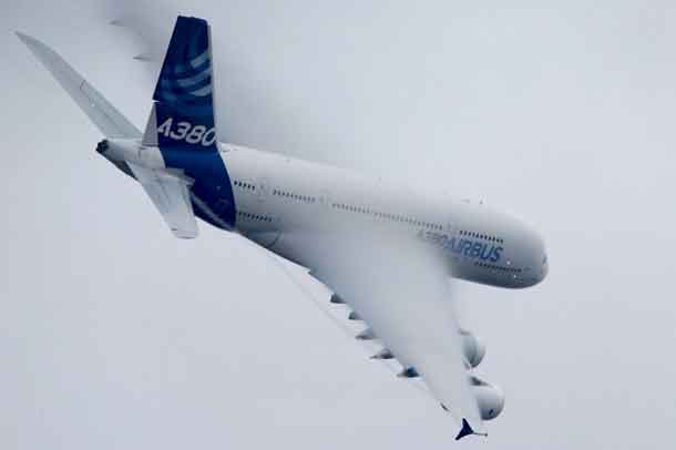 An Airbus A380, the world's largest jetliner, generates vortex during a flying display at the 51st Paris Air Show at Le Bourget airport near Paris, June 18, 2015. REUTERS/Pascal Rossignol/File Photo