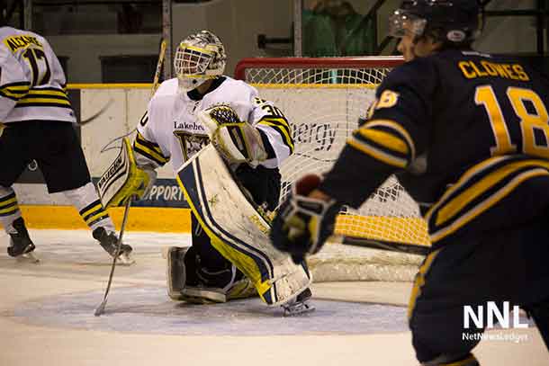 Lakehead Thunderwolves goaltender Devin Green faced 34 shots from the Lethbridge Pronghorns