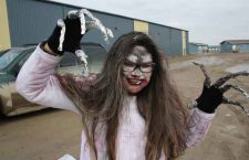 attawapiskat-zombie-walk-6