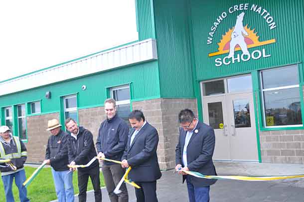 Dignitaries including Nishnawbe-Ashi Grand Chief Fiddler were on hand for the ribbon cutting