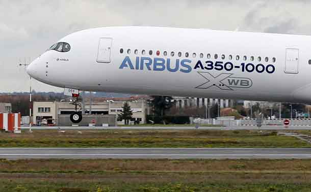 An Airbus A350-1000 takes off during its maiden flight event in Colomiers near Toulouse, Southwestern France, November 24, 2016. REUTERS/ Regis Duvignau