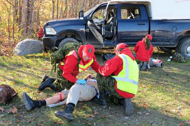 Canadian Rangers provide first aid for accident victims