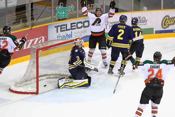 3rd UQTR goal - PP at 11:33 of 3rd period - Jason Lavalee (2nd of the night) assist A.Caron, G.Slight