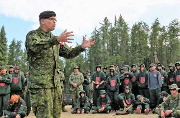 General Jocelyn Paul talks to Junior Canadian Rangers about being proud of being Indigenous