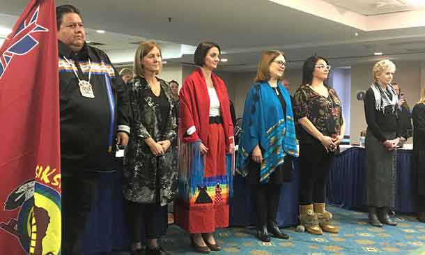 First Nations Health Consortium President Tyler White, Senator LaBoucane-Benson, Minister Larivee, Minister Jane Philpott and Bigstone Health Commission CEO Samantha Greyeyes-Noskiye.