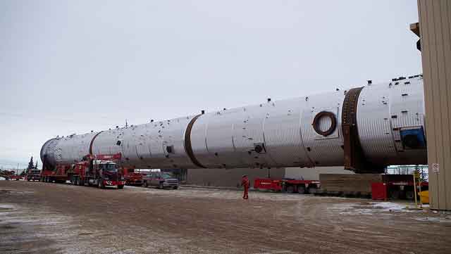 An 820-tonne piece of heavy equipment, called a splitter, left Edmonton on Jan. 6 for its destination in the Industrial Heartland, where it is scheduled to arrive on Jan. 9.