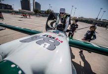 Red Bull Air Race Series Wraps Up – Canada’s Pete McLeod Sixth Members of Cashback World Racing Team prepare their pilot Pete McLeod of Canada for his flight during the finals at the first round of the Red Bull Air Race World Championship at Abu Dhabi, United Arab Emirates on February 9, 2019. Photographer Credit: Predrag Vuckovic/Red Bull Content Pool