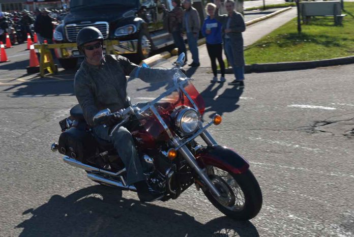 Starting at the Victoria Inn, the ‘Roar for the Cure’ signaled the start of the day with hundreds of motorcycles simultaneously starting their engines and then taking off for a parade throughout the city.