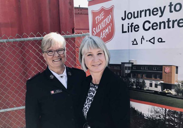 Major Lori Mitchell, Executive Director, The Salvation Army Thunder Bay and Minister Patty Hajdu