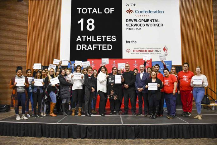 To commemorate Confederation College's new partnership with the Special Olympics Canada Winter Games, the Developmental Services Worker program donated $9,000 to draft 18 athletes. The College will support the Games in multiple ways, from continued fundraising activities and volunteerism to in-kind support from select programs.