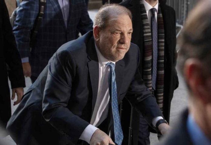 Harvey Weinstein arrives at New York Criminal Court for another day of jury deliberations in his sexual assault trial in the Manhattan borough of New York City, New York, U.S., February 24, 2020. REUTERS/Lucas Jackson/File Photo