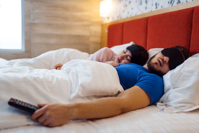 How to get better sleep for couples with different schedules