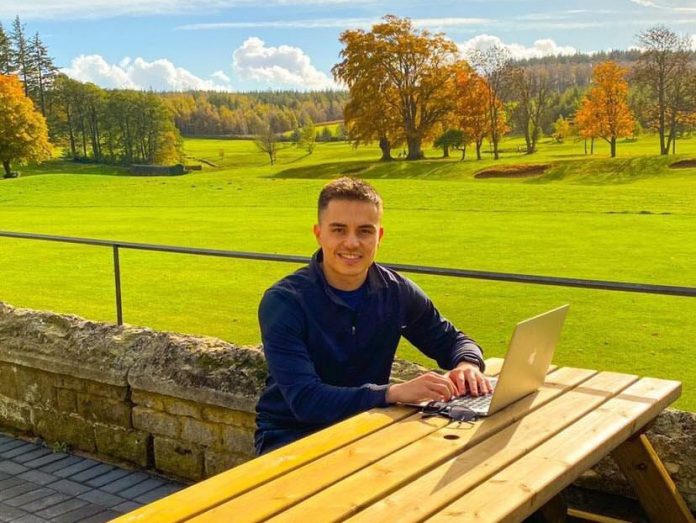 Colin Watson is a 30 year old physiotherapist turned online entrepreneur from Newcastle in the North of England