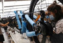 E-Bike vs. Regular Bike: What Should You Choose for Commuting? Bike shop