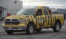 Thunder-Bay-Airport-Vehicle-on-rampway-DSC00619