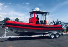 Water Rescue off Thunder Bay Breakwall: Two Boaters Pulled to Safety Thunder Bay Fire Rescue Marine Rescue